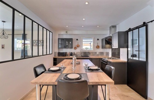 Saint-Cannat House | Countryside property with pool – 10 guests