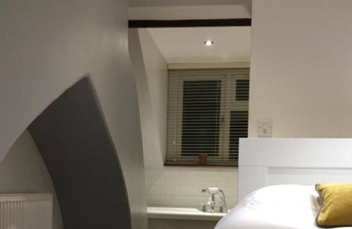 Worksop House | Countryside townhouse