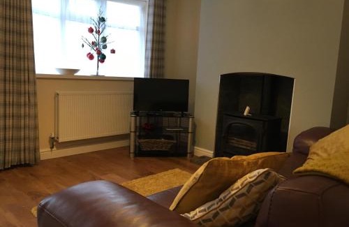 Worksop House | Countryside townhouse