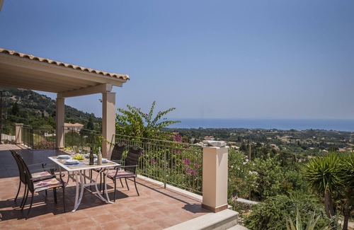 Ratzakli Villa | Countrystyle Villa Bonora