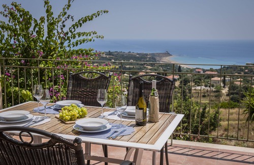 Ratzakli Villa | Countrystyle Villa Bonora