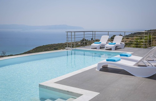 Ratzakli Villa | Countrystyle Villa Bonora