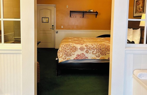 Yankee Hill Hotel | County Clare Irish Hotel & Pub