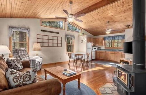 Hot Springs House | Couples Cabin with King bed and outdoor hot tub!