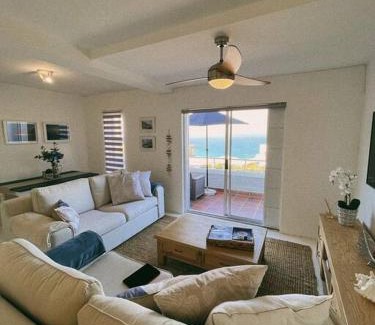 Redhill Apartment | Couples Cove: Luxe Getaway w/jetted bath & views