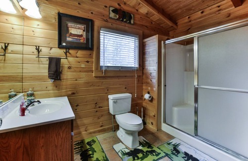 Branson Cedars Cabin | Couples Get Away at Black Bear | 2 Bed, 2 Bath