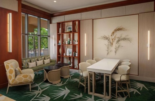 St. Petersburg - Clearwater Hotel | Couples Retreat | Modern Amenities & Waterfront Views