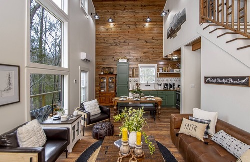 Saint Joe Cabin | Couples Tree Loft Rock Hot Tub Buffalo River