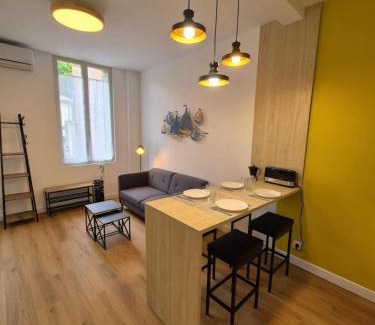 Ault Apartment | Cour 36