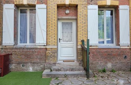 Ault Apartment | Cour 36