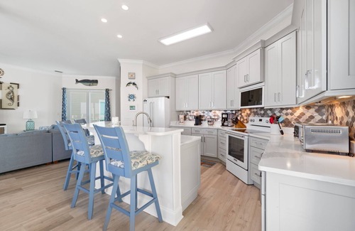 Southpointe House | Courageous Beach House-Beachfront-4BR-Pet Friendly-Pool