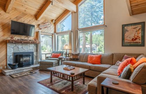 Mammoth Lakes House | Courchevel #15 - 2 Bedroom, 2 Bathroom, Sleeps 6! Just steps to Canyon Lodge!