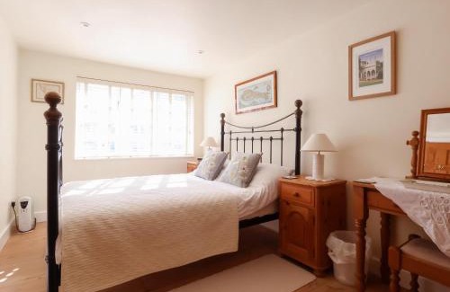 Upton St. Leonards House | Court Cottage - Uk49274