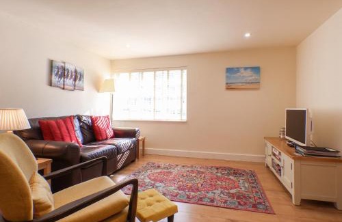Upton St. Leonards House | Court Cottage - Uk49274