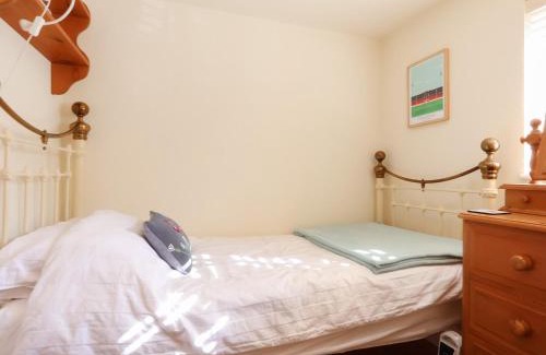 Upton St. Leonards House | Court Cottage - Uk49274