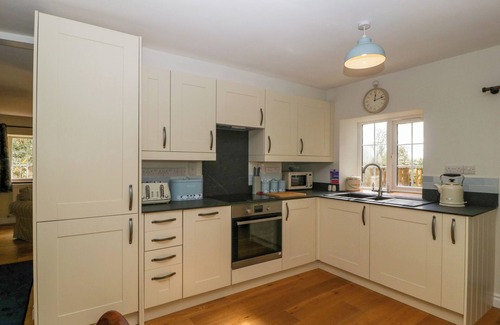 Blakeney Cottage | COURT HOUSE COTTAGE, pet friendly, with open fire in Blakeney