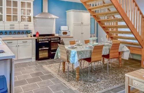 Crewkerne House | Court Place