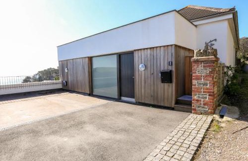 Salcombe House | Courtenay Villa