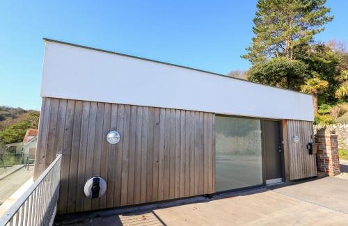 Salcombe House | Courtenay Villa