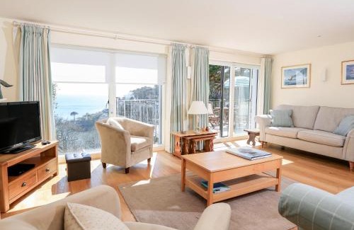 Salcombe House | Courtenay Villa