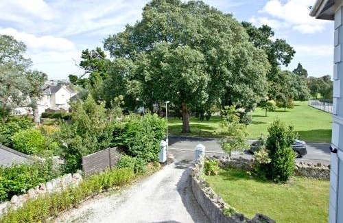 Liverton Apartment | Courts View