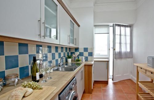 Liverton Apartment | Courts View