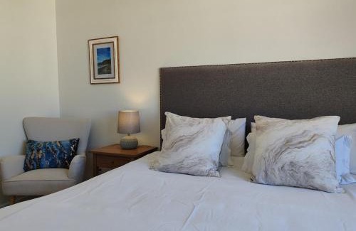 Muizenberg Apartment | Courtside Views Empire Apartment