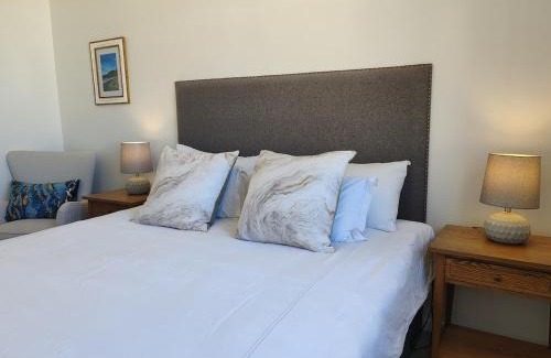 Muizenberg Apartment | Courtside Views Empire Apartment