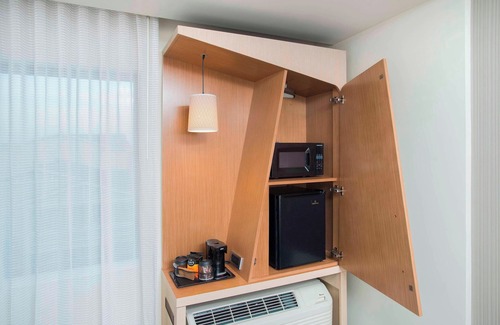 Redwood City Hotel | Courtyard by Marriott Redwood City