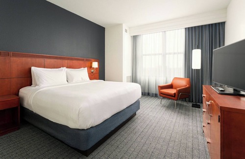 Downtown St. Petersburg Hotel | Courtyard by Marriott St. Petersburg Downtown