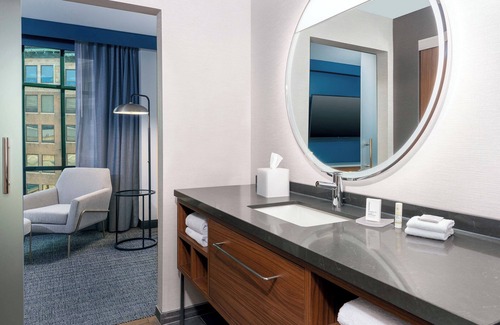 Midtown Hotel | Courtyard by Marriott Atlanta Midtown