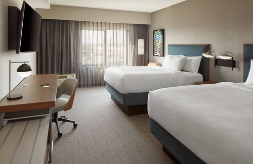 Northeast Mississauga Hotel | Courtyard by Marriott Mississauga - Airport Corporate Centre West
