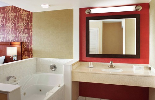Niagara Falls Hotel | Courtyard by Marriott Niagara Falls