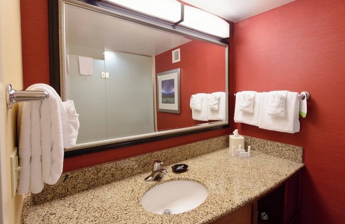 North Canton Hotel | Courtyard by Marriott Canton