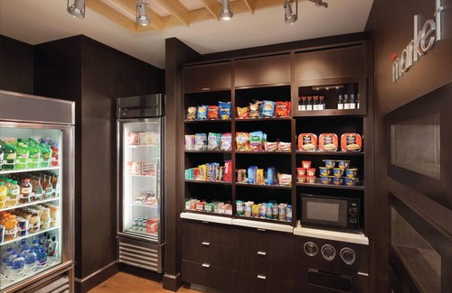Paw Creek Hotel | Courtyard by Marriott Charlotte Airport North