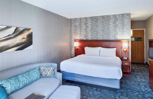 Blue Ash Hotel | Courtyard by Marriott Cincinnati Blue Ash