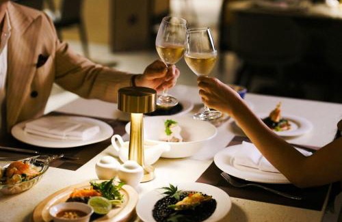 Hai Chau Hotel | Courtyard by Marriott Danang Han River