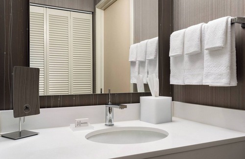 Dayton Hotel | Courtyard by Marriott Dayton North