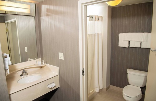 Erie Hotel | Courtyard by Marriott Erie