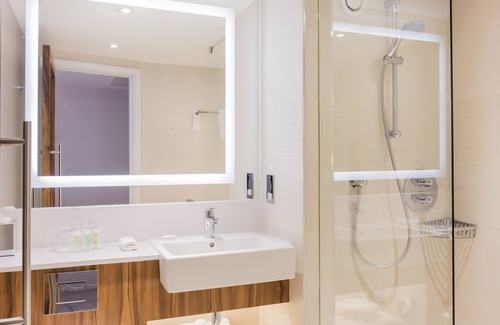 Paisley Hotel | Courtyard by Marriott Glasgow Airport