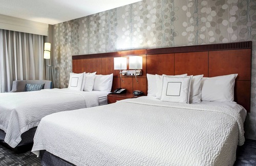 Lindenwald Hotel | Courtyard by Marriott Hamilton