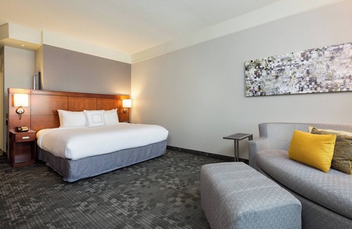 Uptown Hotel | Courtyard by Marriott Houston by the Galleria
