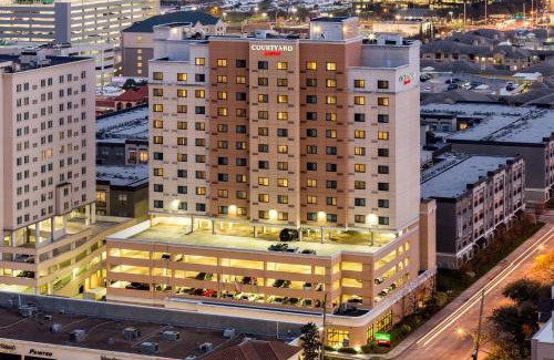 Uptown Hotel | Courtyard by Marriott Houston Galleria
