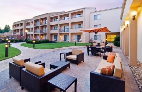 Huntsville Hotel | Courtyard by Marriott Huntsville University Drive