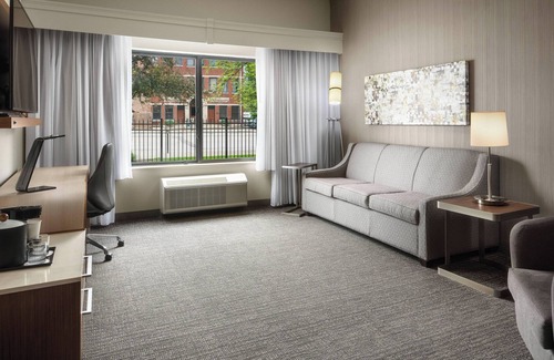 Downtown Indianapolis Hotel | Courtyard by Marriott Indianapolis at the Capitol