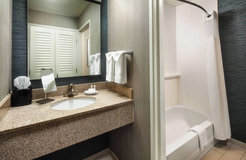 Downtown Indianapolis Hotel | Courtyard by Marriott Indianapolis at the Capitol