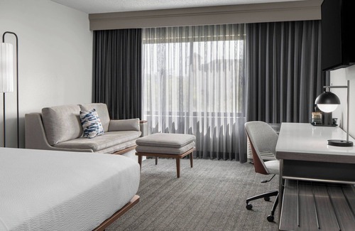 Southpoint Hotel | Courtyard by Marriott Jacksonville Butler Boulevard