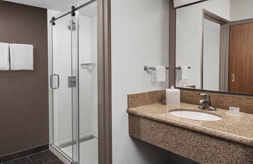 Southpoint Hotel | Courtyard by Marriott Jacksonville Butler Boulevard