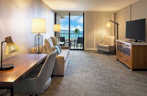 Historic Kailua Village Hotel | Courtyard by Marriott King Kamehameha's Kona Beach Hotel