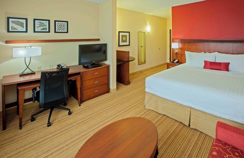 Buechel Hotel | Courtyard by Marriott Louisville Northeast